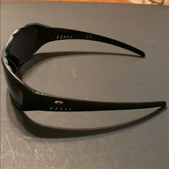 Foster Grant Ironman Sunglasses Road Runner Polarised